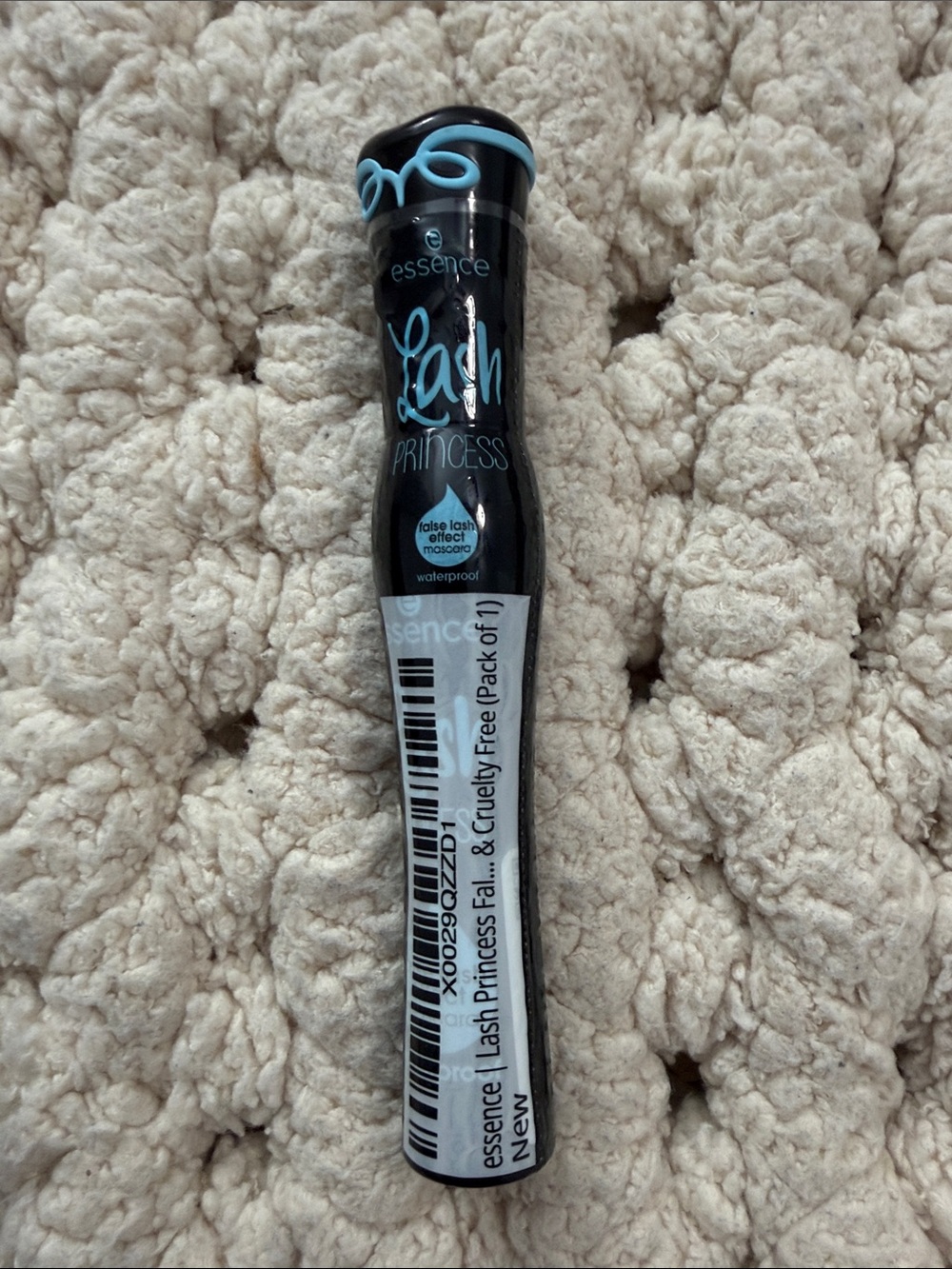 Essence Lash Princess Waterproof Mascara - New Brand new - Picture 3 of 4
